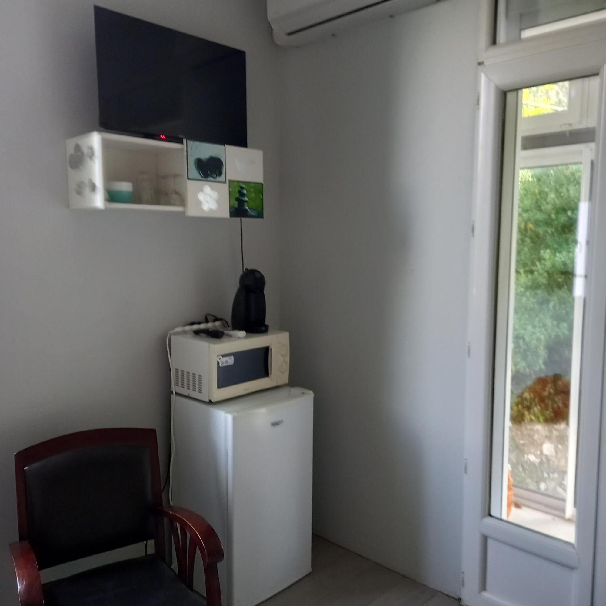 Petit Studio Parmi Les Pins Et Les Cypres Marsylia Zewnętrze zdjęcie